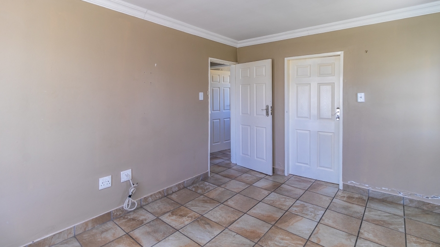 To Let 3 Bedroom Property for Rent in Glen Austin Gauteng