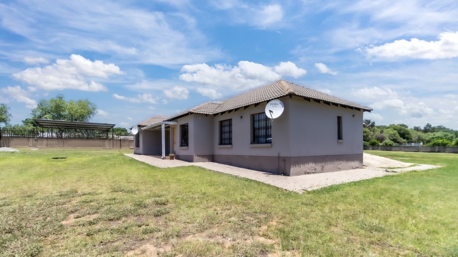 To Let 3 Bedroom Property for Rent in Glen Austin Gauteng