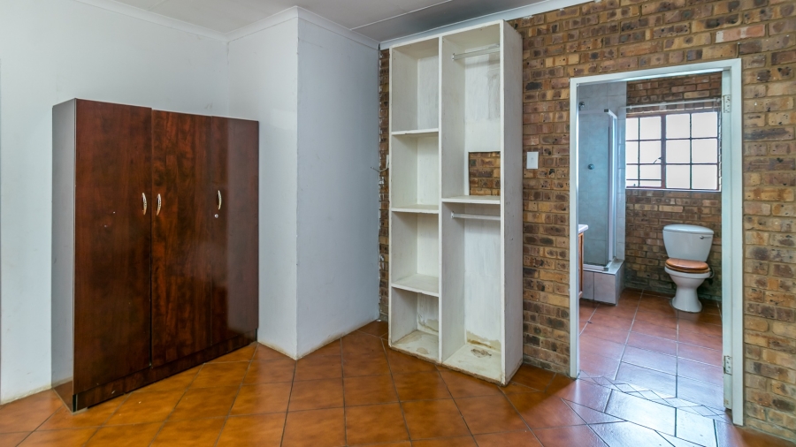 To Let 3 Bedroom Property for Rent in Glen Austin Gauteng