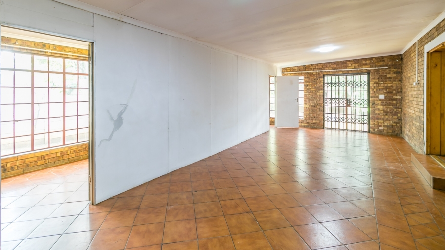 To Let 3 Bedroom Property for Rent in Glen Austin Gauteng