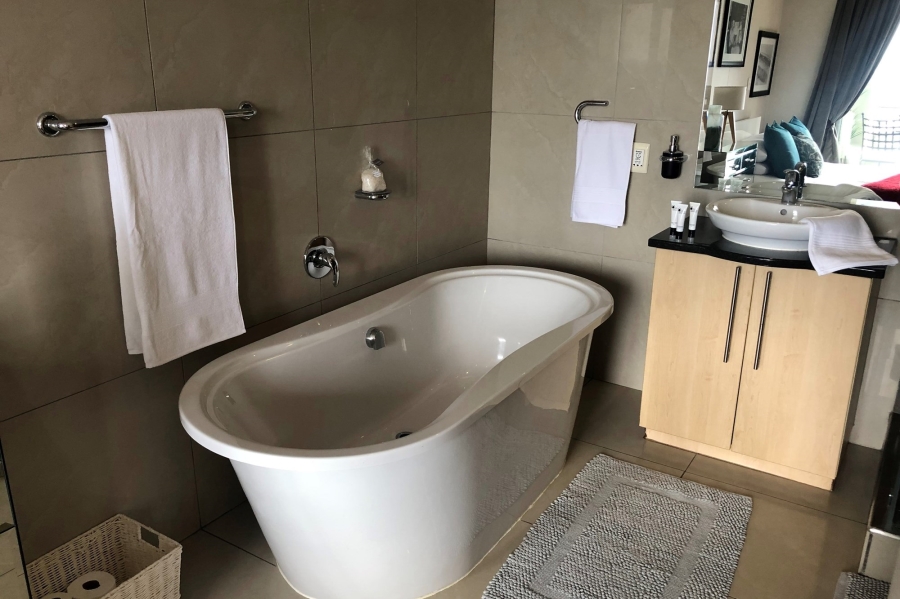 1 Bedroom Property for Sale in Sandown Gauteng