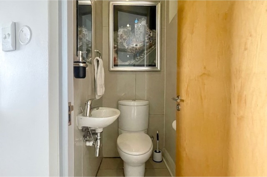 1 Bedroom Property for Sale in Sandown Gauteng