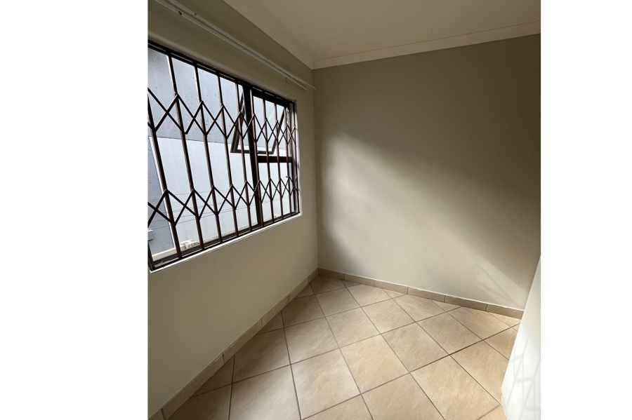 To Let 2 Bedroom Property for Rent in Noordwyk Gauteng