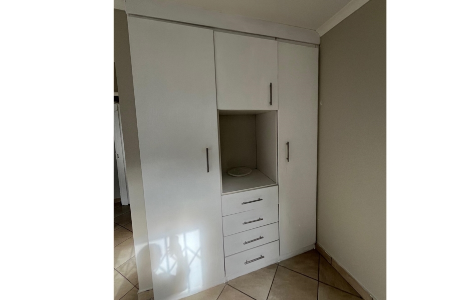 To Let 2 Bedroom Property for Rent in Noordwyk Gauteng