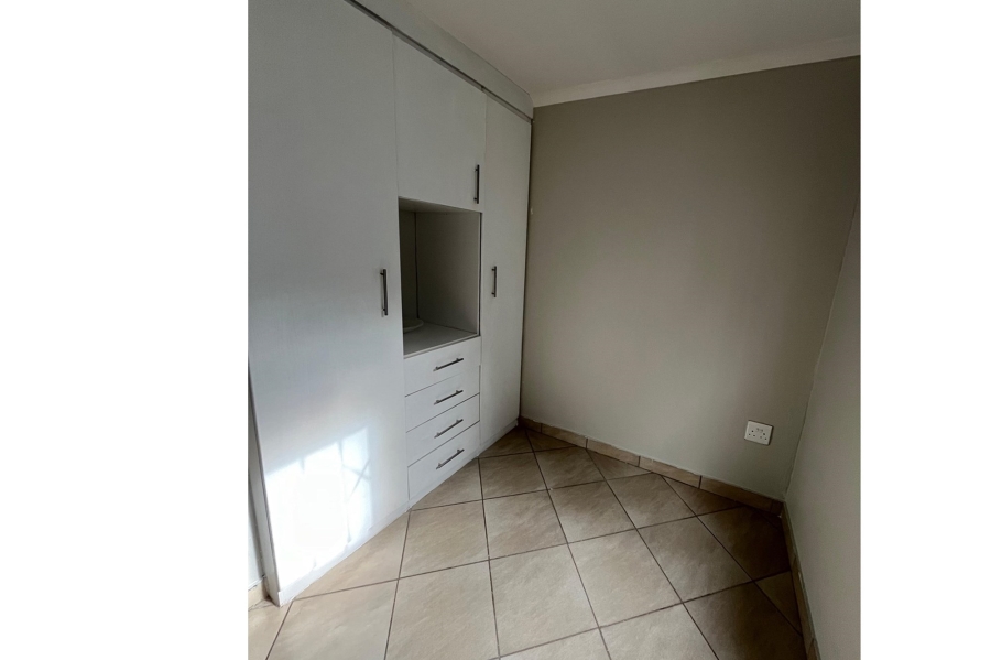 To Let 2 Bedroom Property for Rent in Noordwyk Gauteng