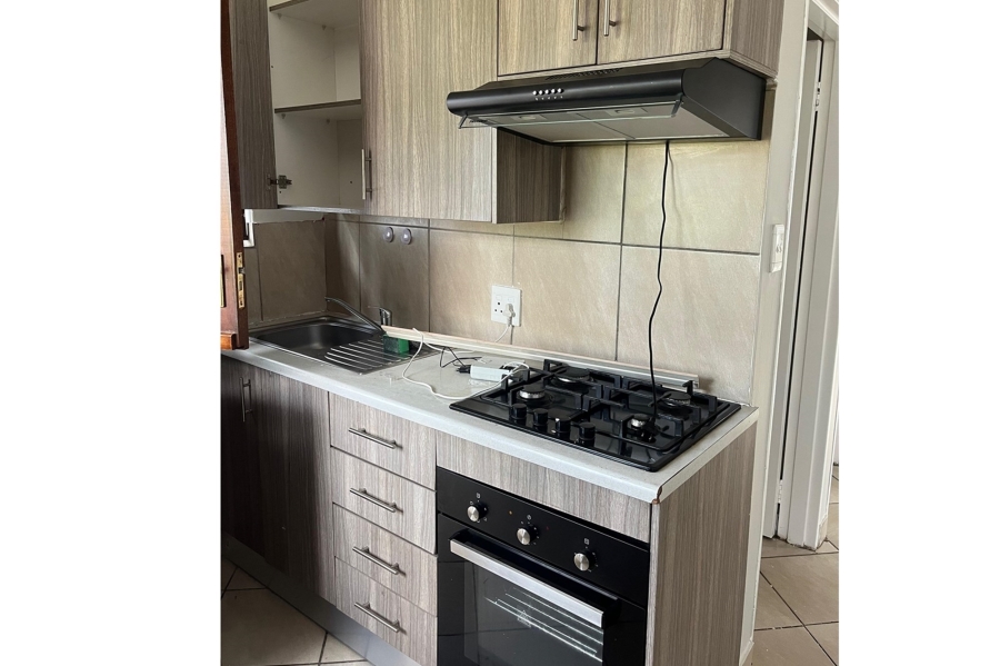 To Let 2 Bedroom Property for Rent in Noordwyk Gauteng