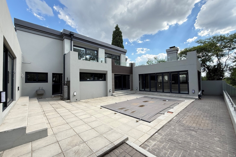 5 Bedroom Property for Sale in Dainfern Golf Estate Gauteng