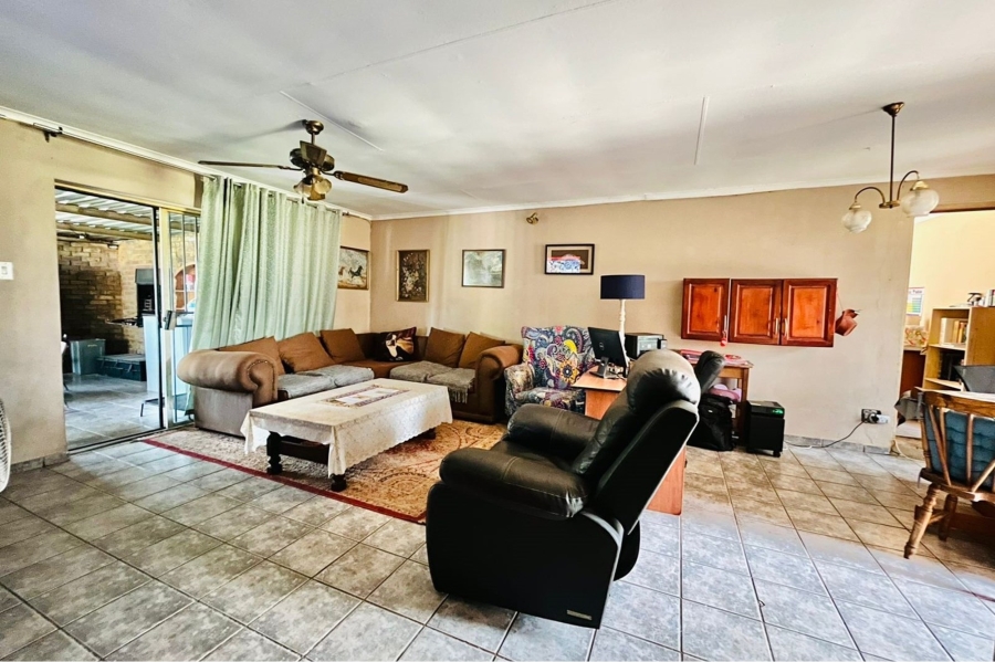 3 Bedroom Property for Sale in Elardus Park Gauteng