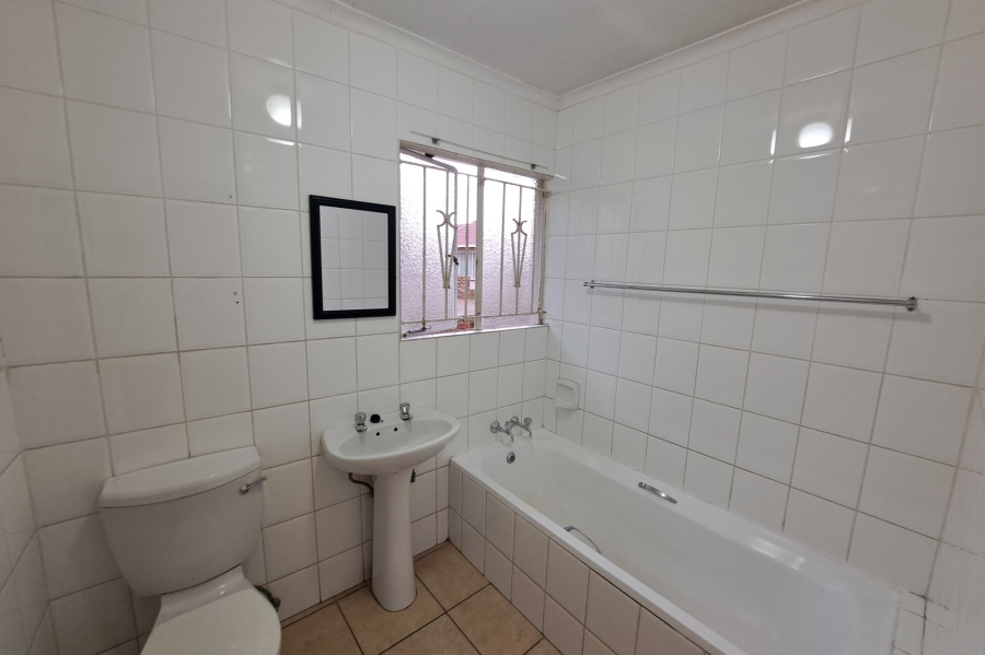 2 Bedroom Property for Sale in Ormonde Gauteng