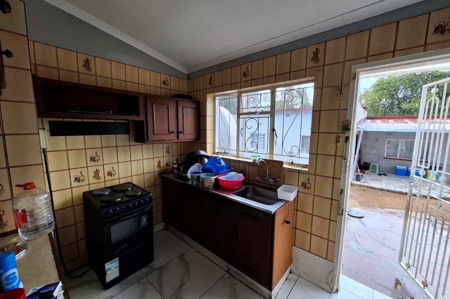 7 Bedroom Property for Sale in Bezuidenhout Valley Gauteng