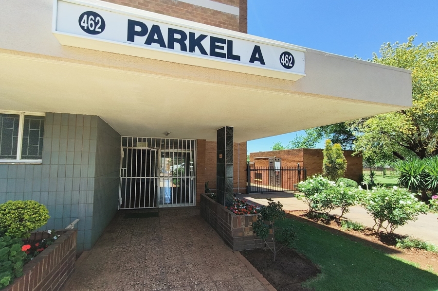 1 Bedroom Property for Sale in Elardus Park Gauteng