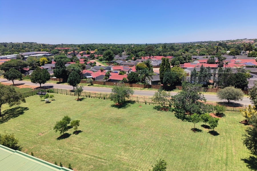 1 Bedroom Property for Sale in Elardus Park Gauteng