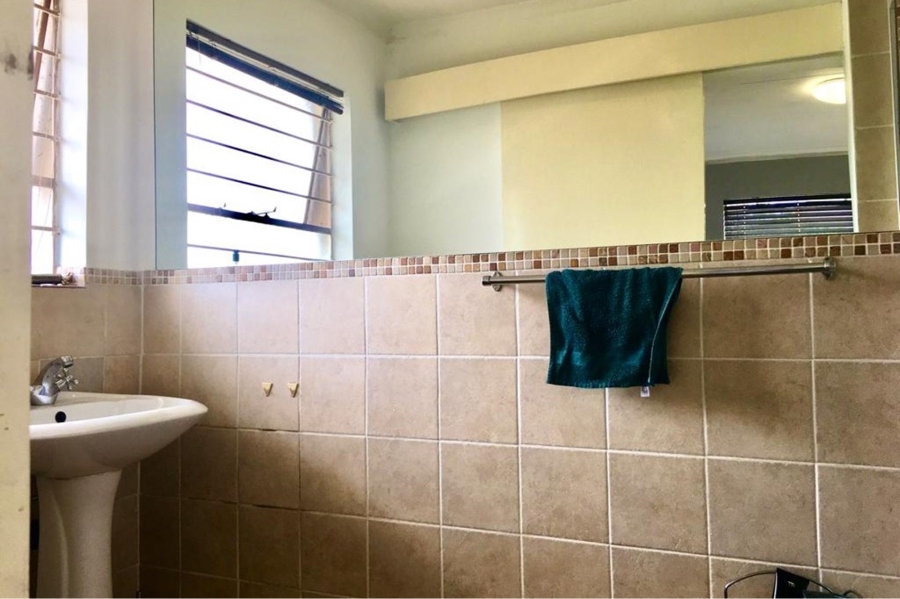 4 Bedroom Property for Sale in Buccleuch Gauteng