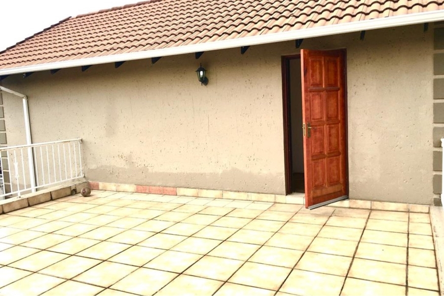 4 Bedroom Property for Sale in Buccleuch Gauteng