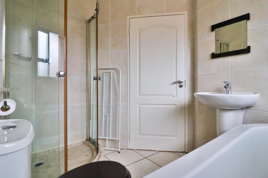 2 Bedroom Property for Sale in Glenvista Gauteng