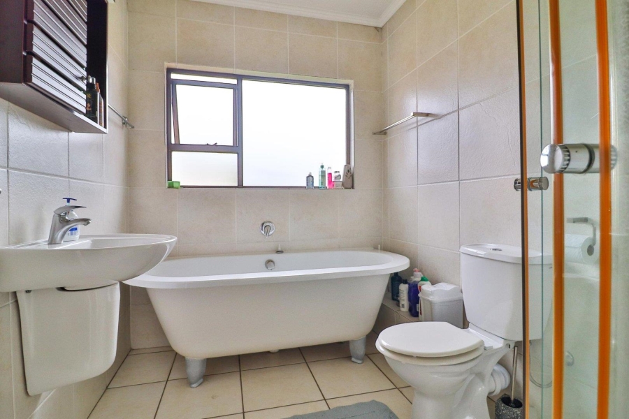 2 Bedroom Property for Sale in Glenvista Gauteng