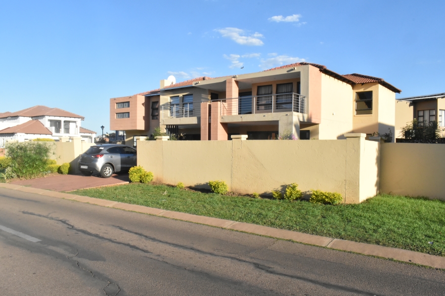 4 Bedroom Property for Sale in Theresa Park Gauteng