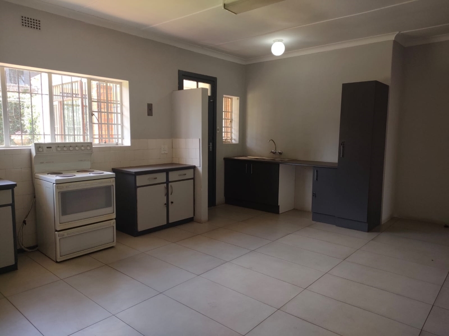 To Let 4 Bedroom Property for Rent in Emmarentia Gauteng