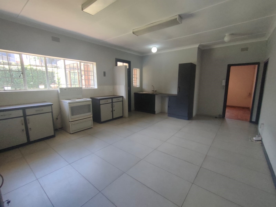 To Let 4 Bedroom Property for Rent in Emmarentia Gauteng