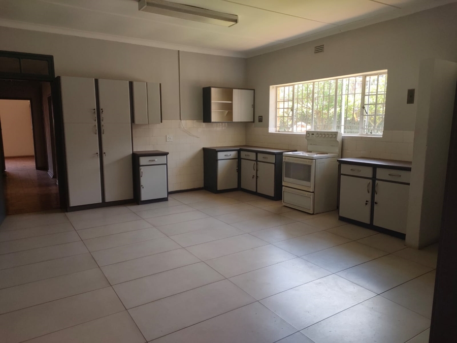 To Let 4 Bedroom Property for Rent in Emmarentia Gauteng