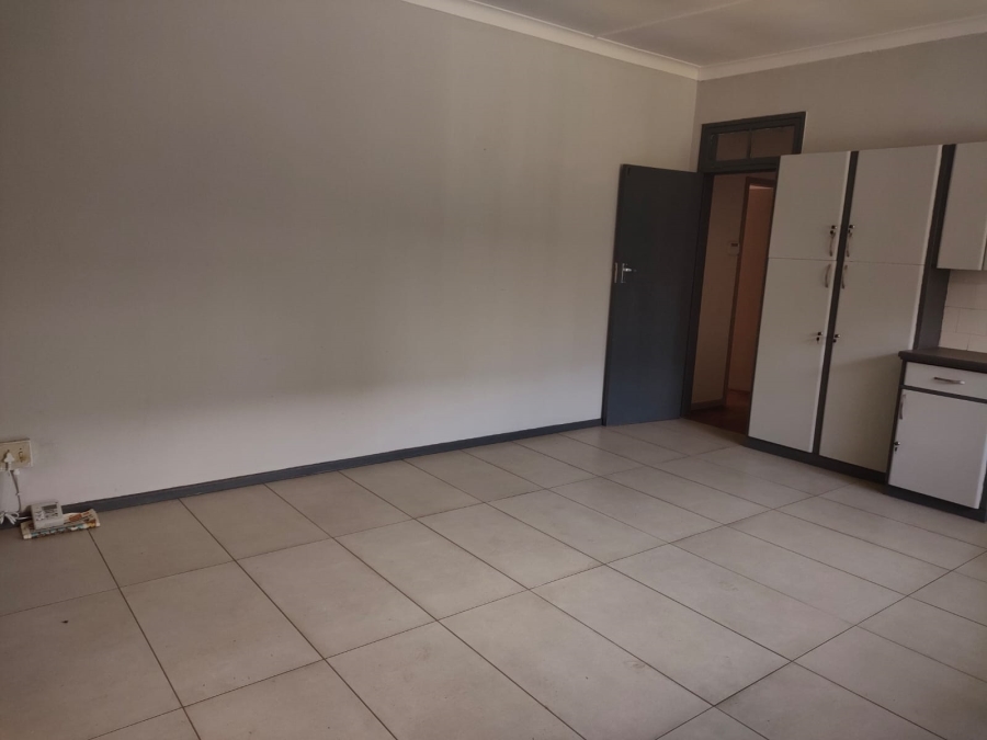 To Let 4 Bedroom Property for Rent in Emmarentia Gauteng