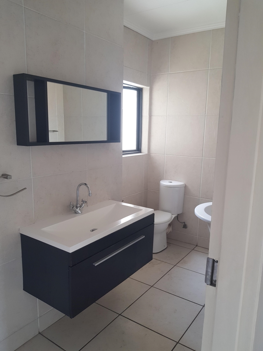 To Let 2 Bedroom Property for Rent in Greenstone Hill Gauteng