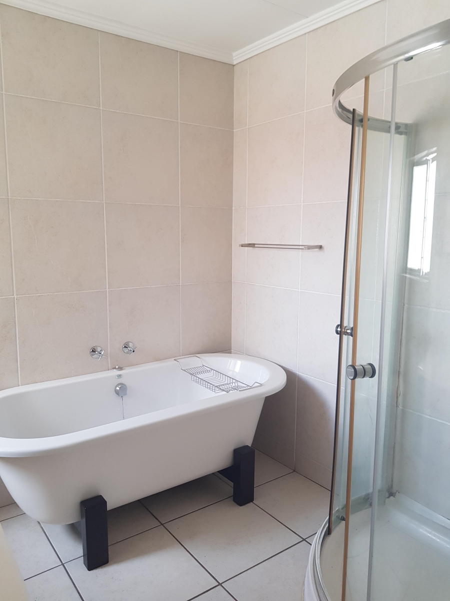 To Let 2 Bedroom Property for Rent in Greenstone Hill Gauteng