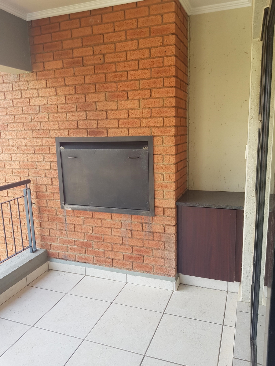 To Let 2 Bedroom Property for Rent in Greenstone Hill Gauteng