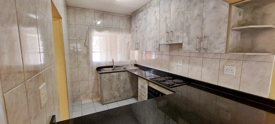 2 Bedroom Property for Sale in Vorna Valley Gauteng