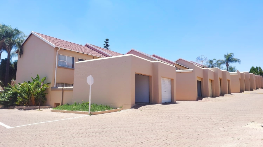 2 Bedroom Property for Sale in Vorna Valley Gauteng