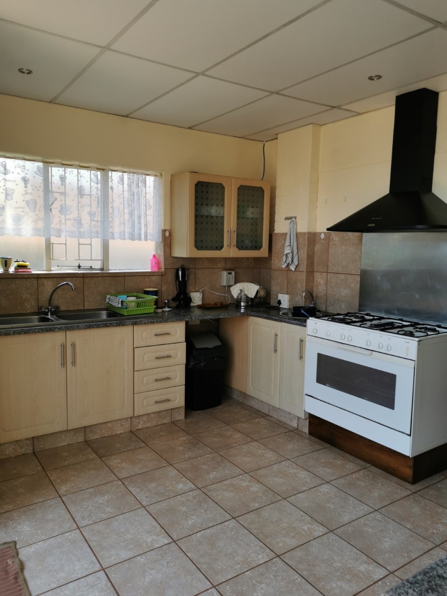 To Let 3 Bedroom Property for Rent in Discovery Gauteng