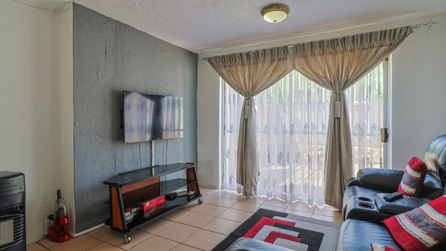 4 Bedroom Property for Sale in Bassonia Gauteng