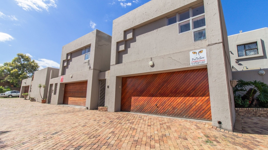 4 Bedroom Property for Sale in Bassonia Gauteng