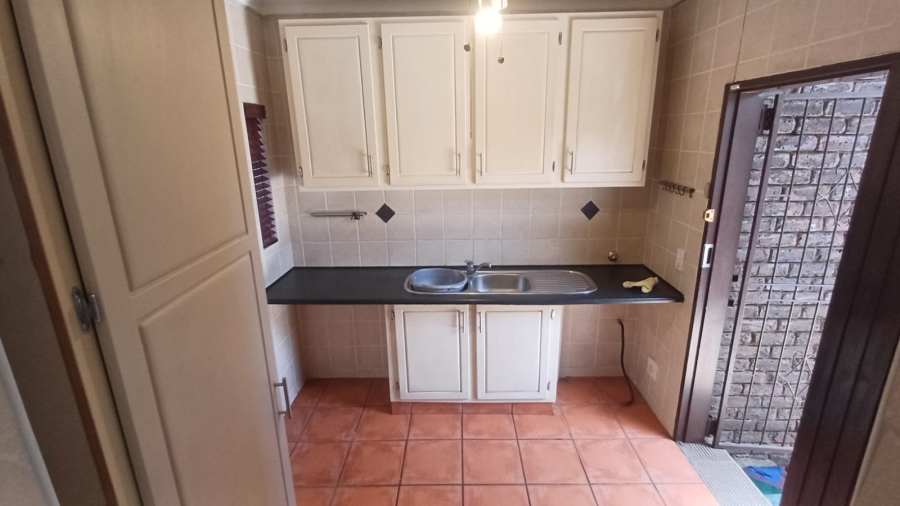 To Let 3 Bedroom Property for Rent in Brackenhurst Gauteng