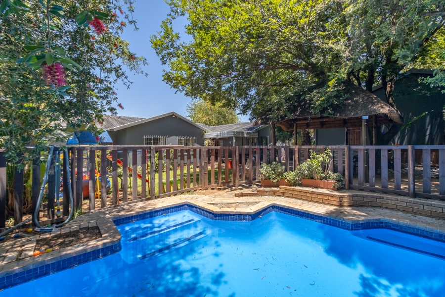 4 Bedroom Property for Sale in Bromhof Gauteng