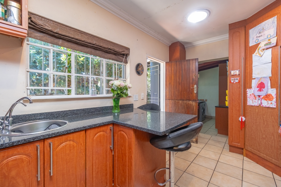 4 Bedroom Property for Sale in Bromhof Gauteng