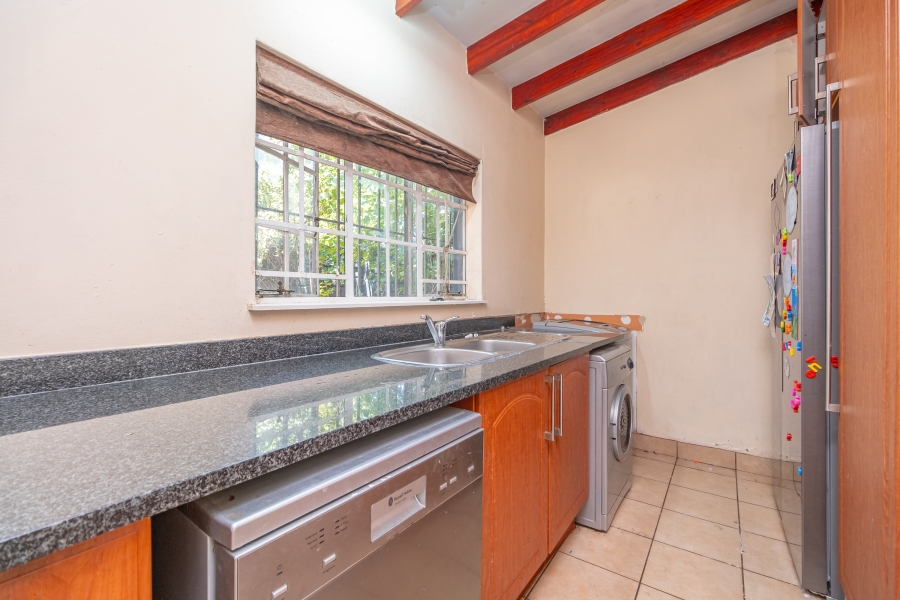 4 Bedroom Property for Sale in Bromhof Gauteng
