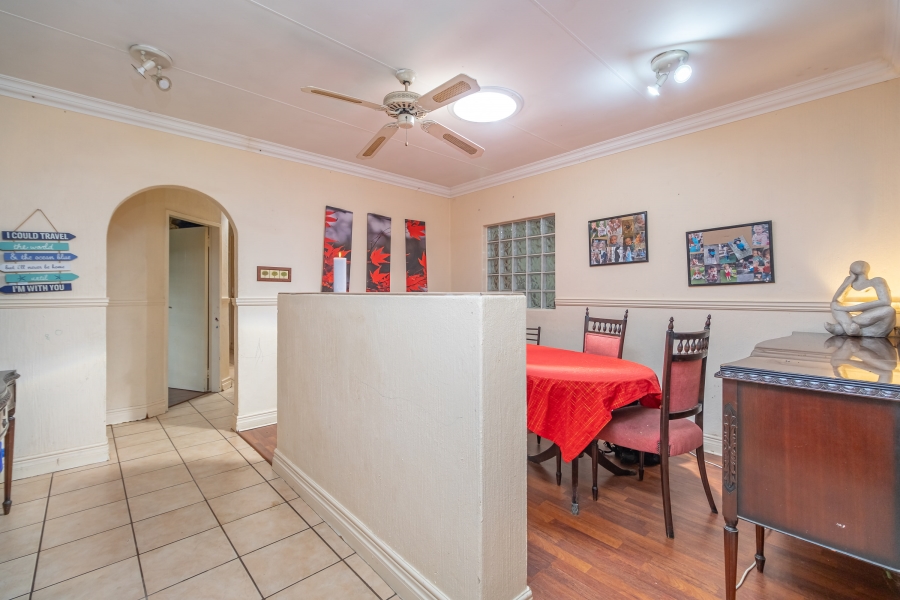 4 Bedroom Property for Sale in Bromhof Gauteng