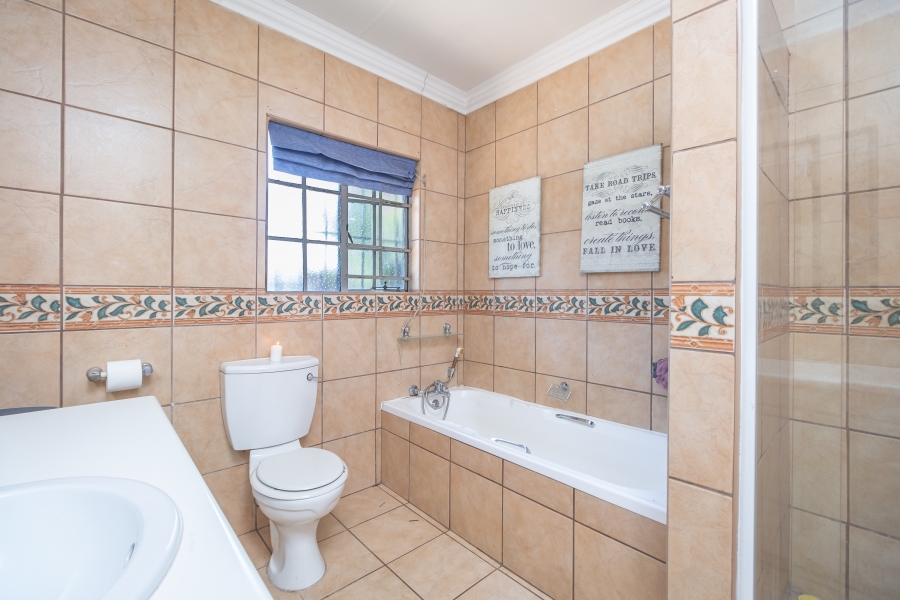 4 Bedroom Property for Sale in Bromhof Gauteng