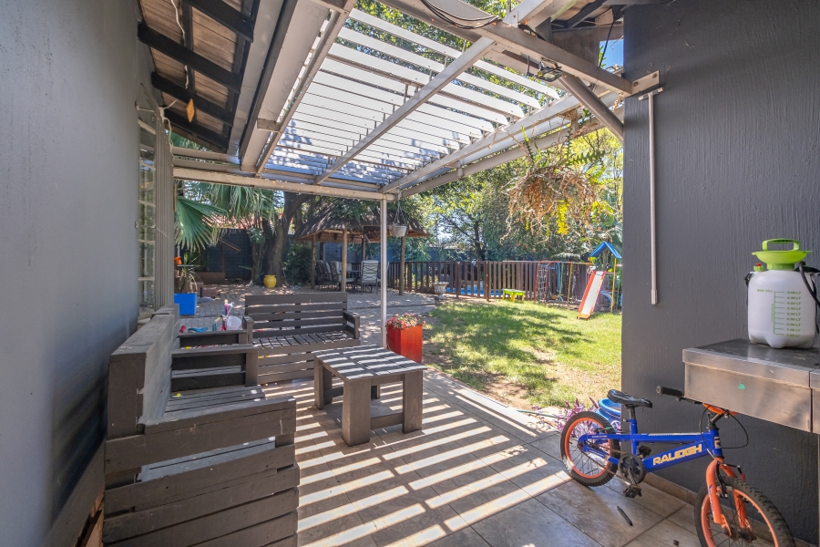 4 Bedroom Property for Sale in Bromhof Gauteng