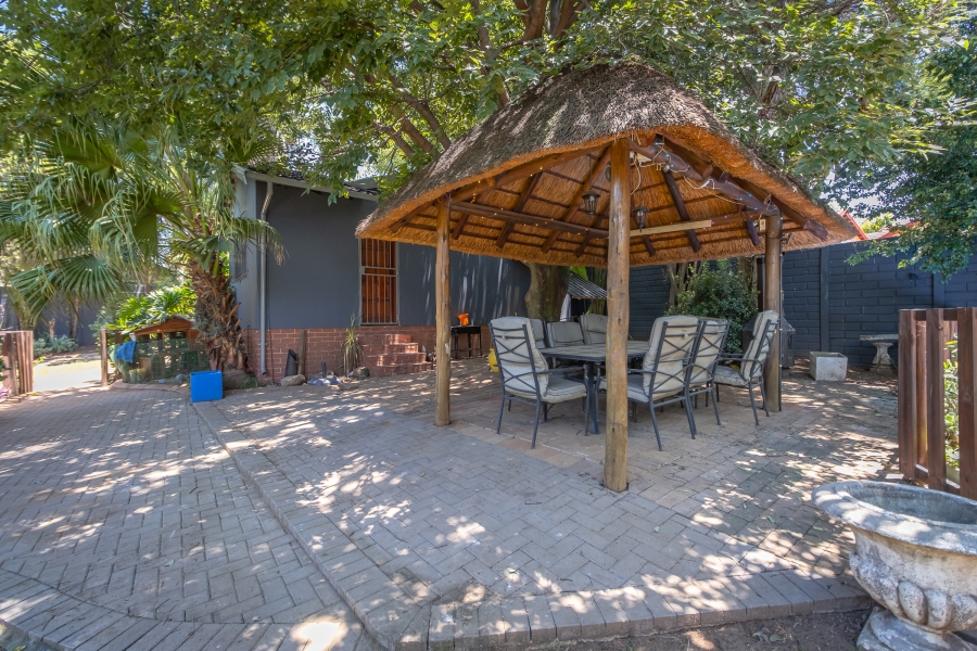 4 Bedroom Property for Sale in Bromhof Gauteng