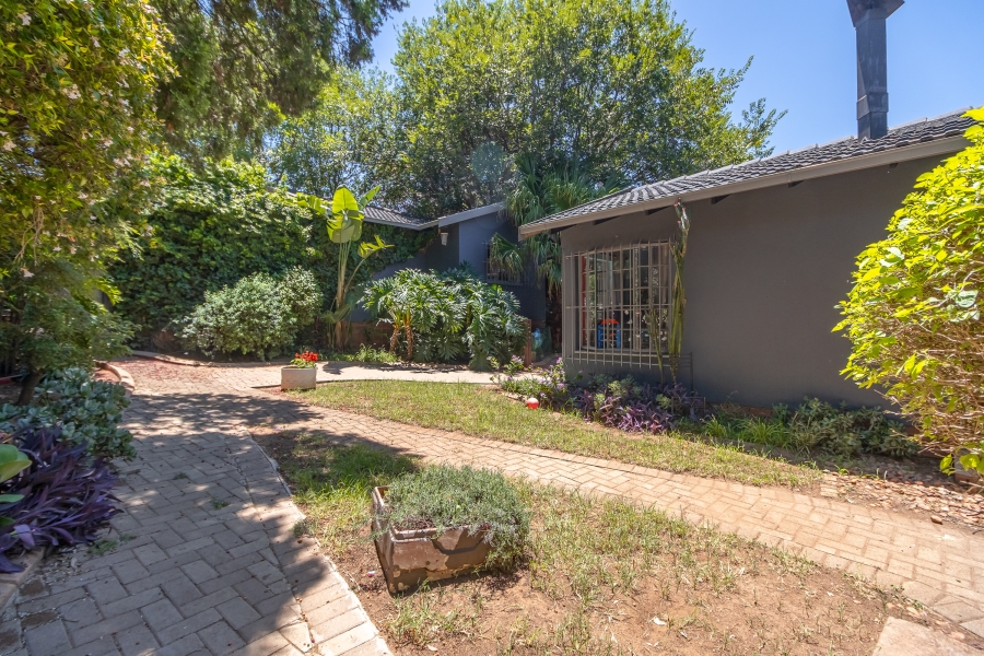 4 Bedroom Property for Sale in Bromhof Gauteng