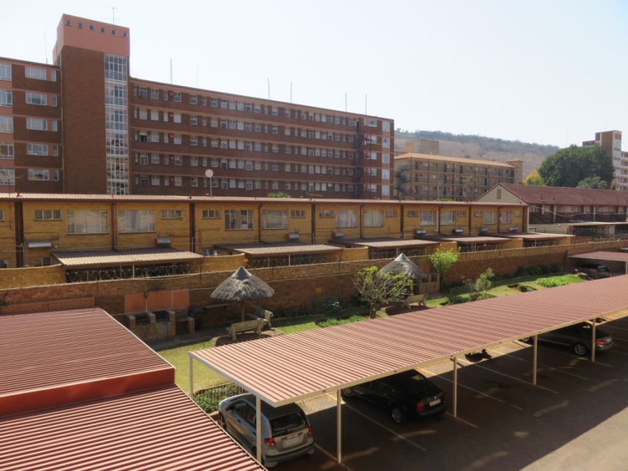 1 Bedroom Property for Sale in Wonderboom South Gauteng