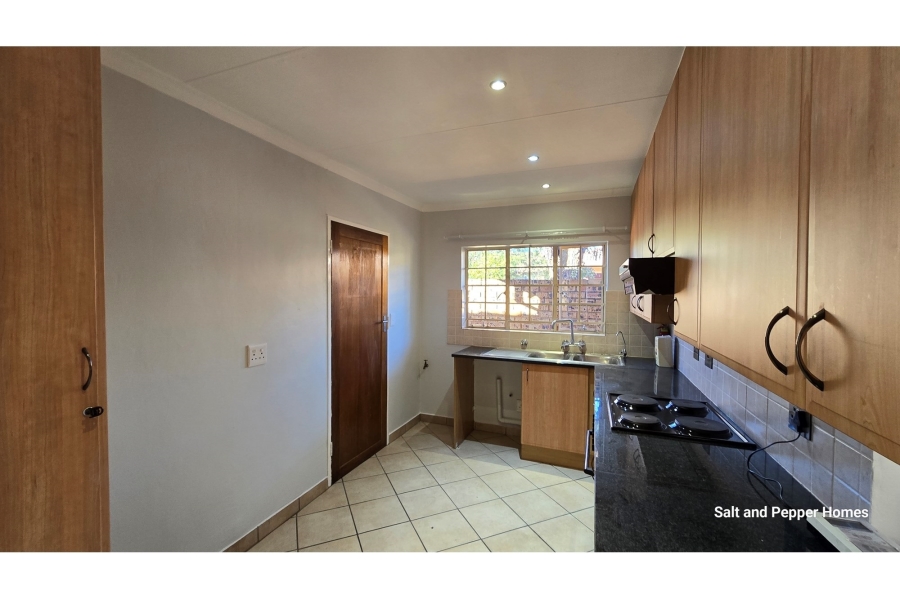 2 Bedroom Property for Sale in Sinoville Gauteng