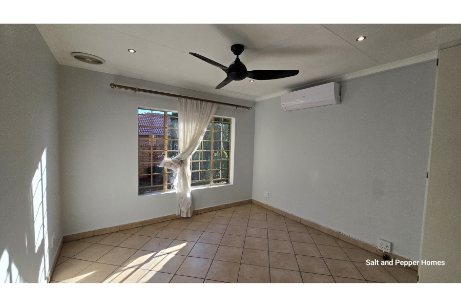 2 Bedroom Property for Sale in Sinoville Gauteng