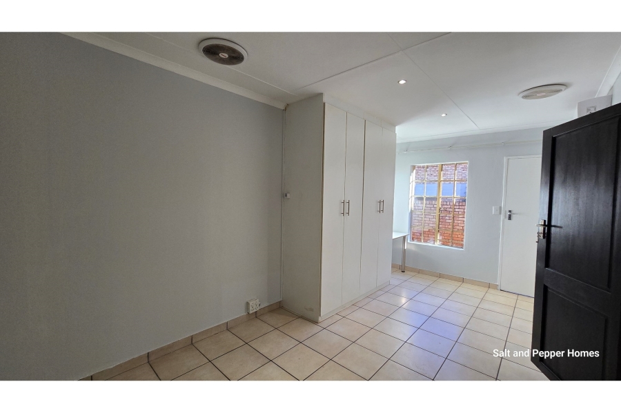 2 Bedroom Property for Sale in Sinoville Gauteng