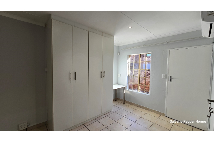 2 Bedroom Property for Sale in Sinoville Gauteng