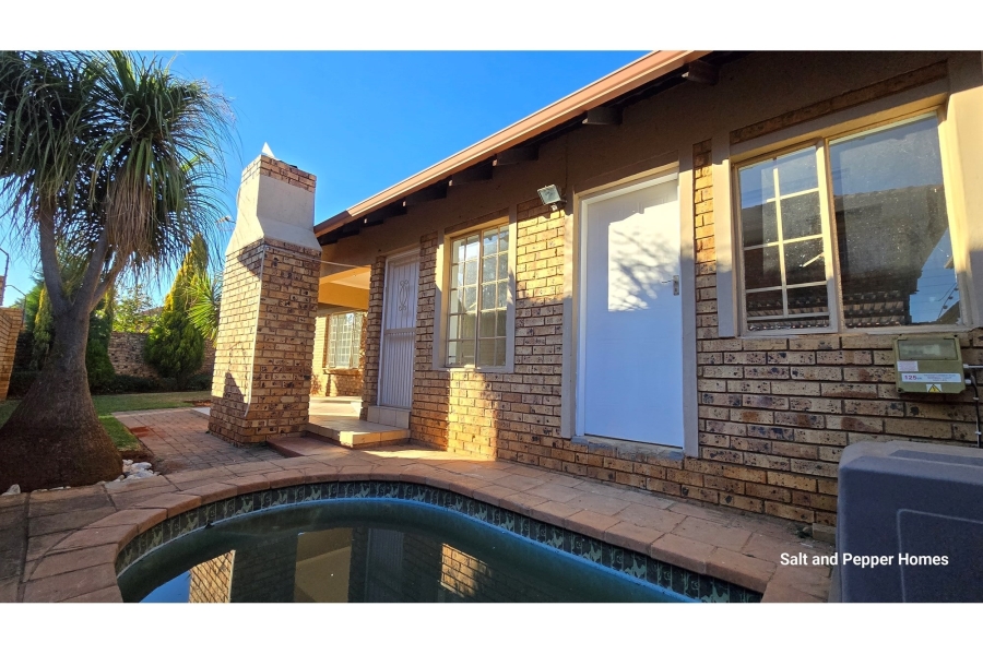 2 Bedroom Property for Sale in Sinoville Gauteng