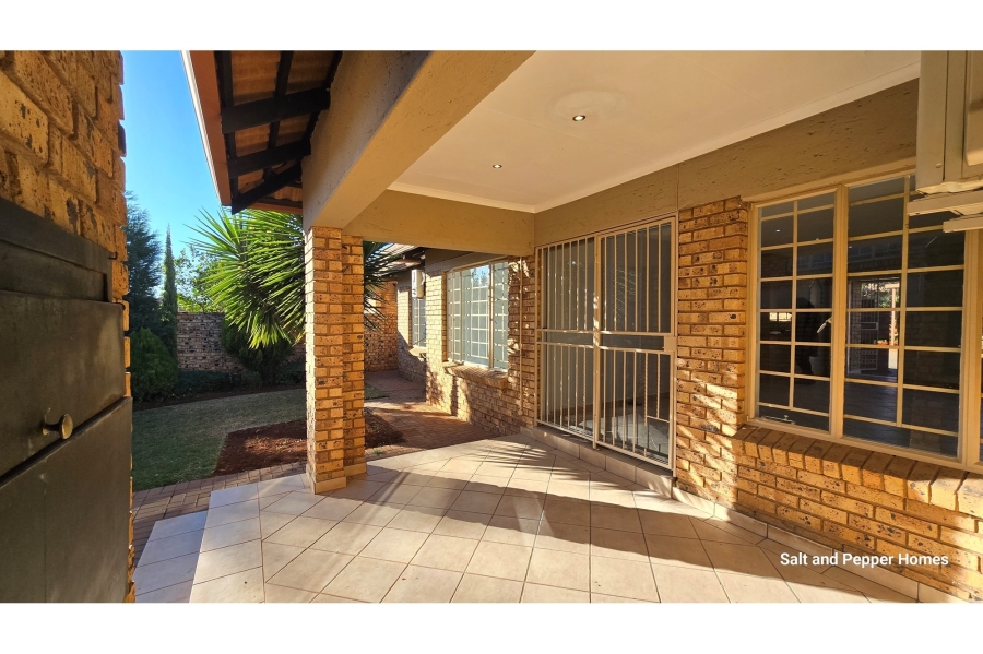 2 Bedroom Property for Sale in Sinoville Gauteng