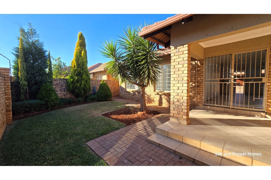 2 Bedroom Property for Sale in Sinoville Gauteng